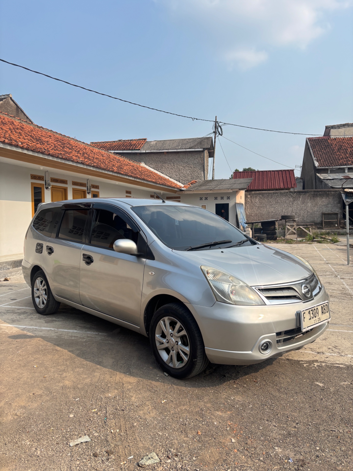 2013 Nissan Grand Livina 1.5 SV AT